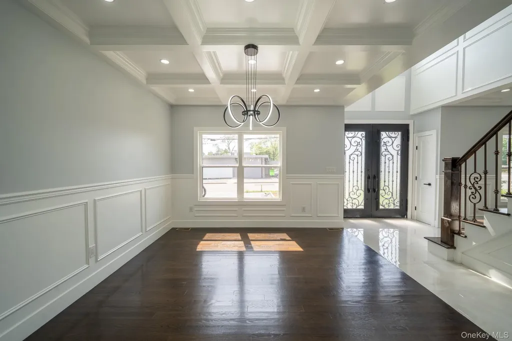 770 Cedar Street Syosset NY 11791