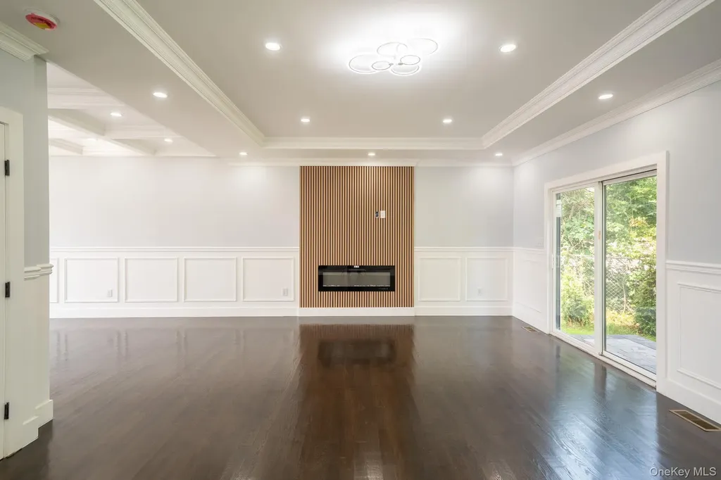 770 Cedar Street Syosset NY 11791