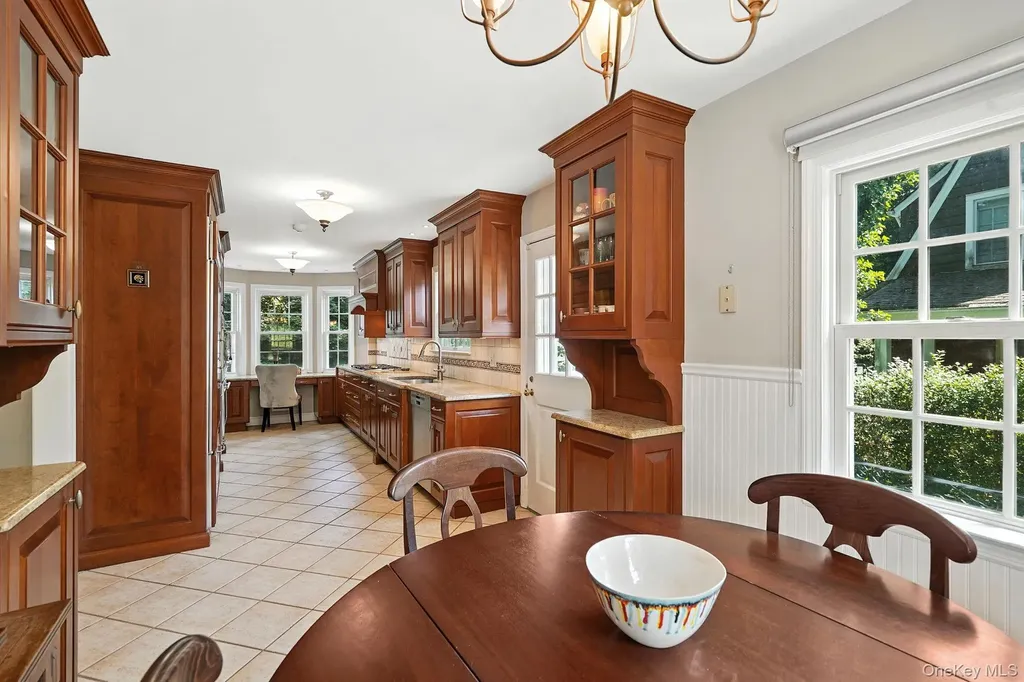 14 Ridgecrest East Scarsdale NY 10583