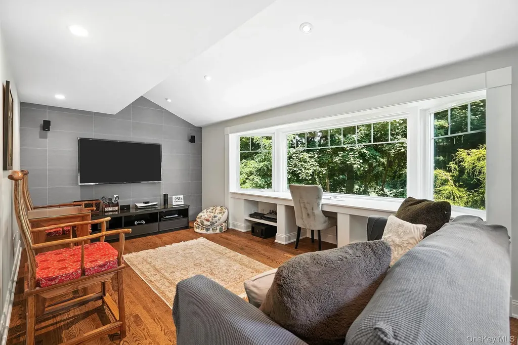 14 Ridgecrest East Scarsdale NY 10583