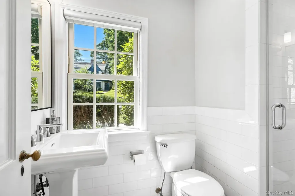 14 Ridgecrest East Scarsdale NY 10583