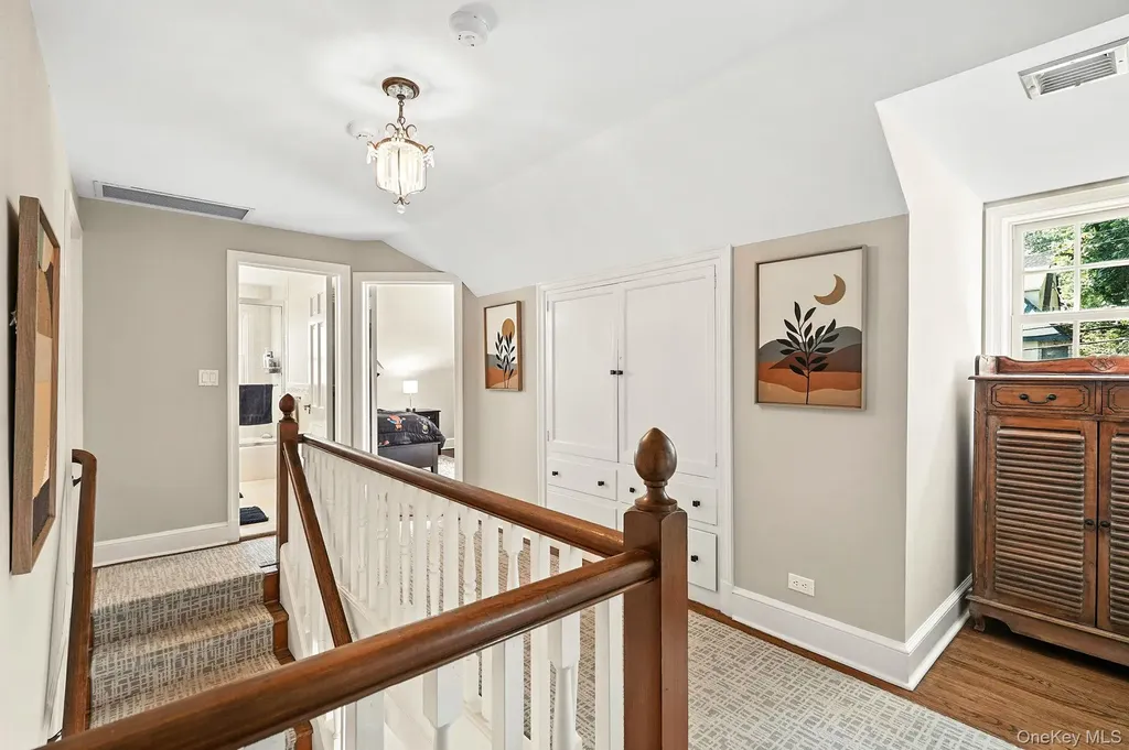 14 Ridgecrest East Scarsdale NY 10583