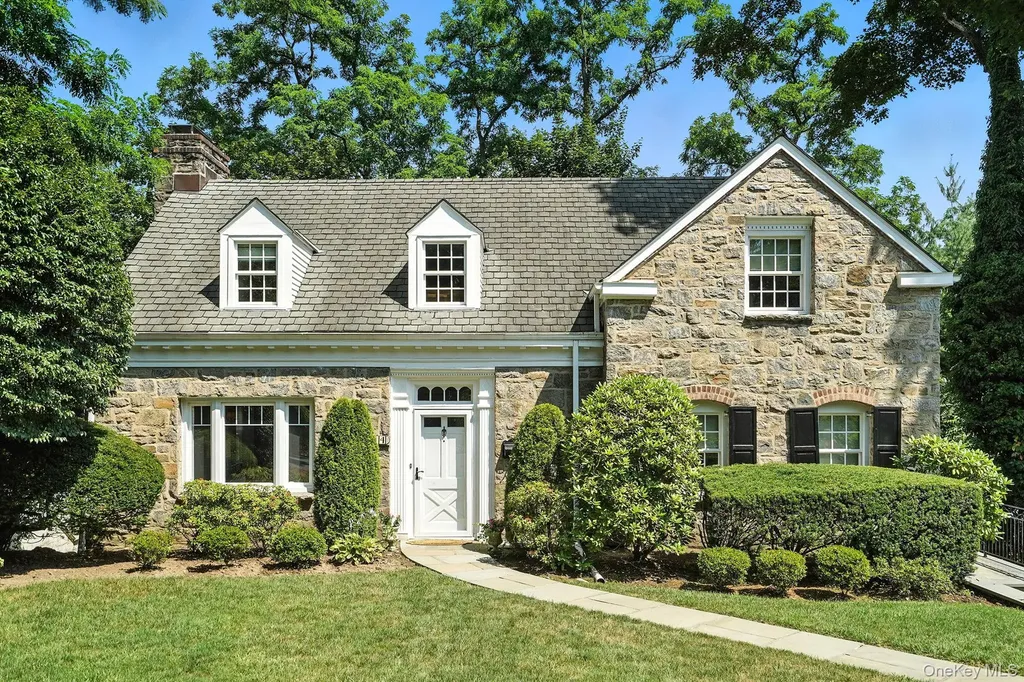 14 Ridgecrest East Scarsdale NY 10583