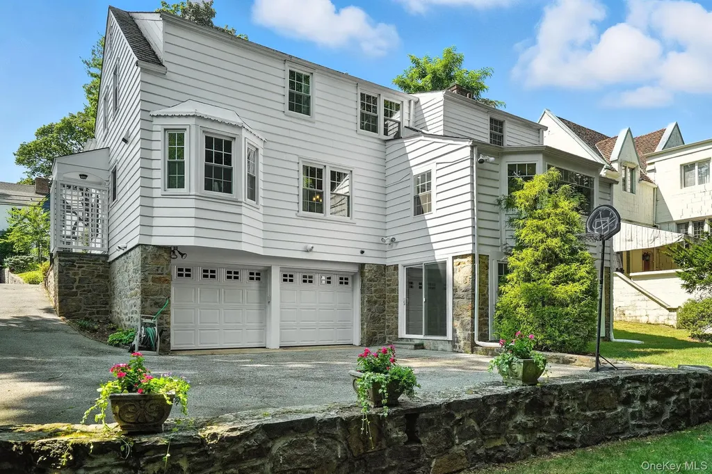 14 Ridgecrest East Scarsdale NY 10583