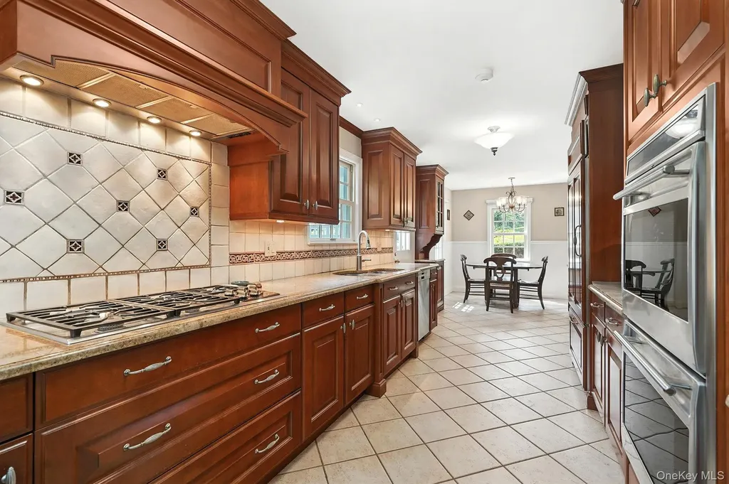 14 Ridgecrest East Scarsdale NY 10583