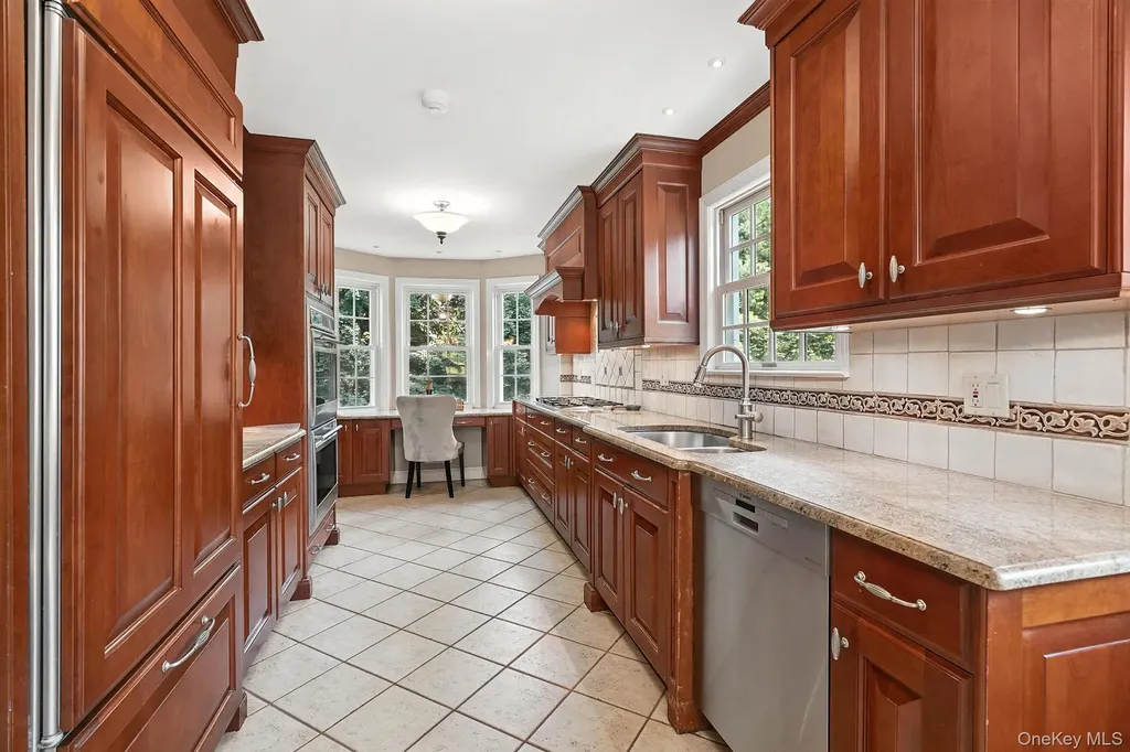 14 Ridgecrest East Scarsdale NY 10583