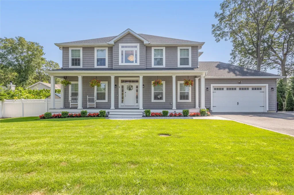 9 Arlington Avenue Saint James NY 11780