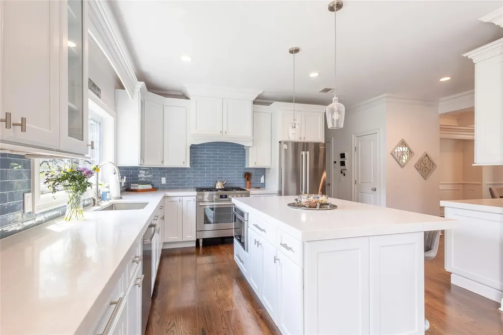 9 Arlington Avenue Saint James NY 11780