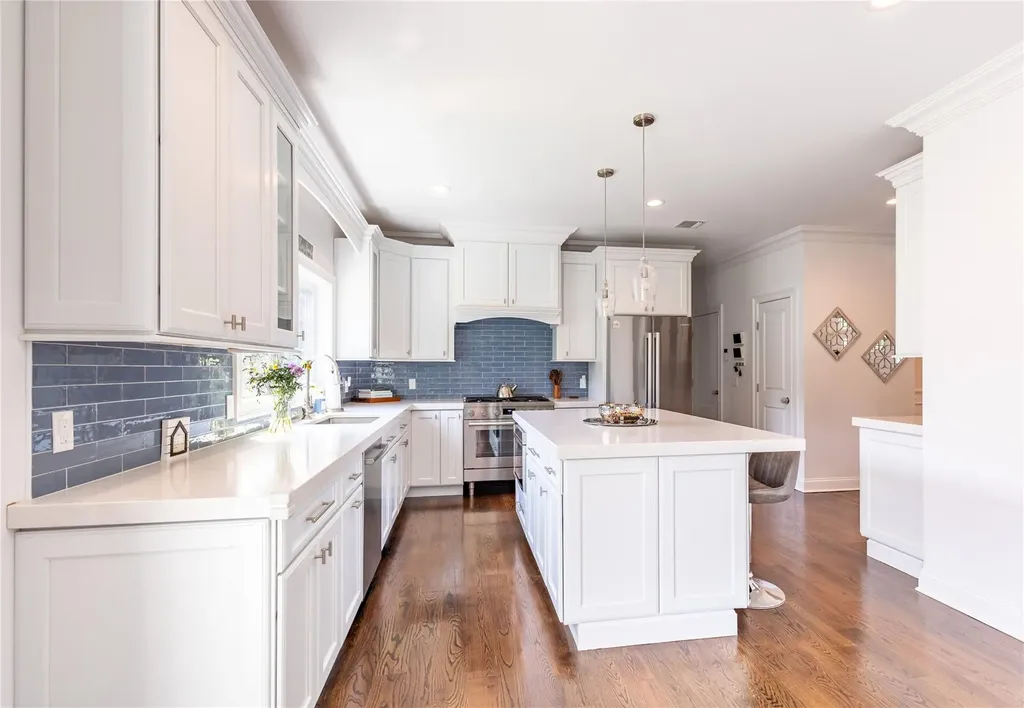 9 Arlington Avenue Saint James NY 11780