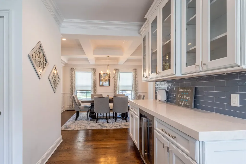 9 Arlington Avenue Saint James NY 11780