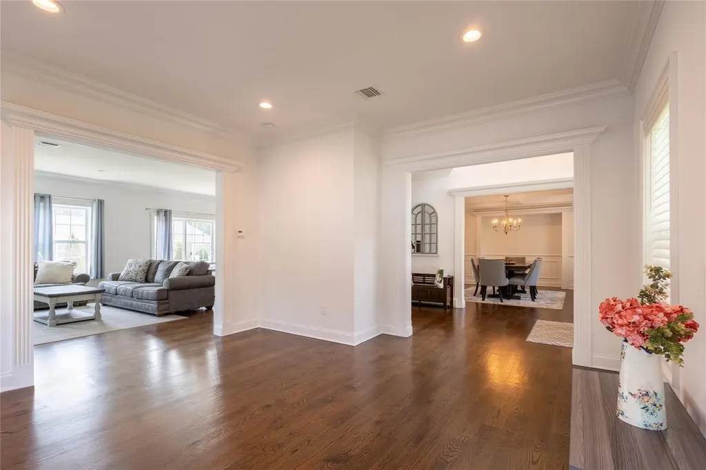 9 Arlington Avenue Saint James NY 11780