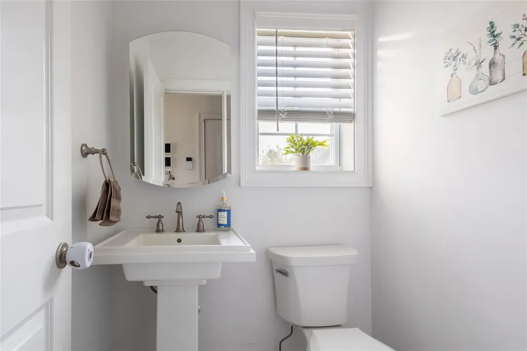 9 Arlington Avenue Saint James NY 11780