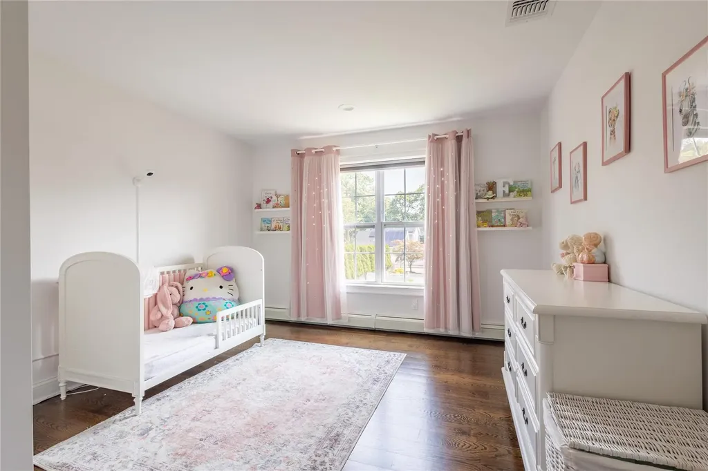 9 Arlington Avenue Saint James NY 11780