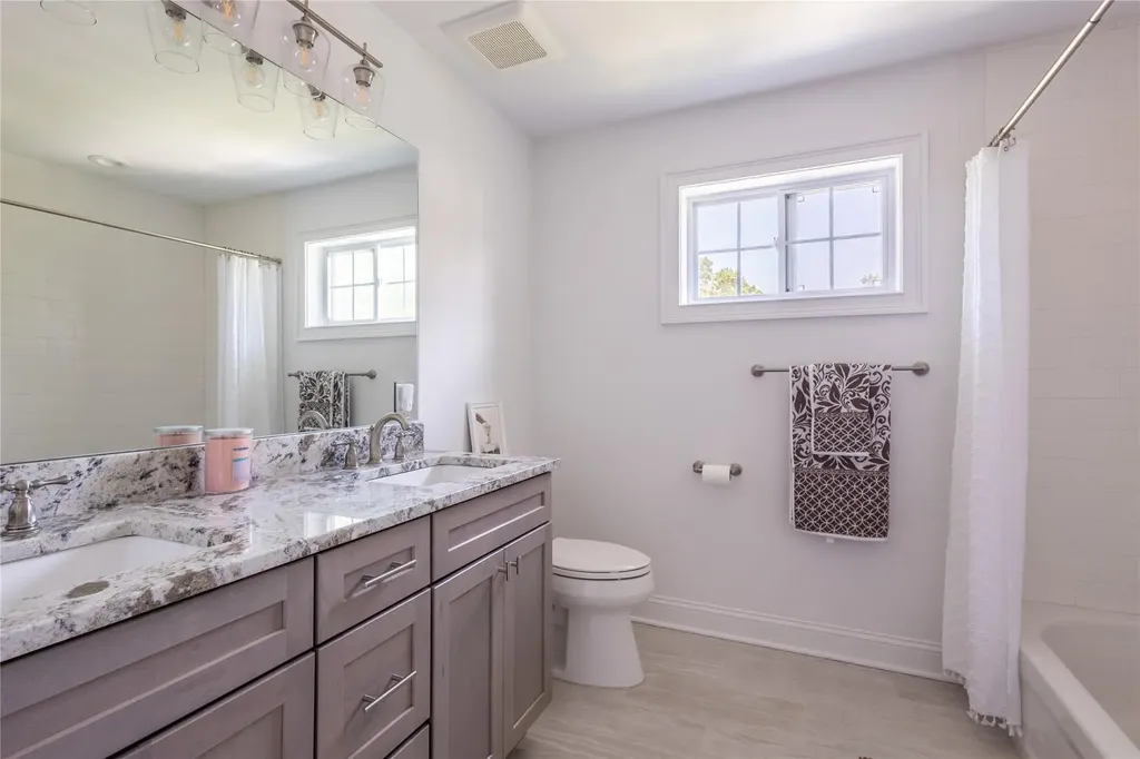 9 Arlington Avenue Saint James NY 11780