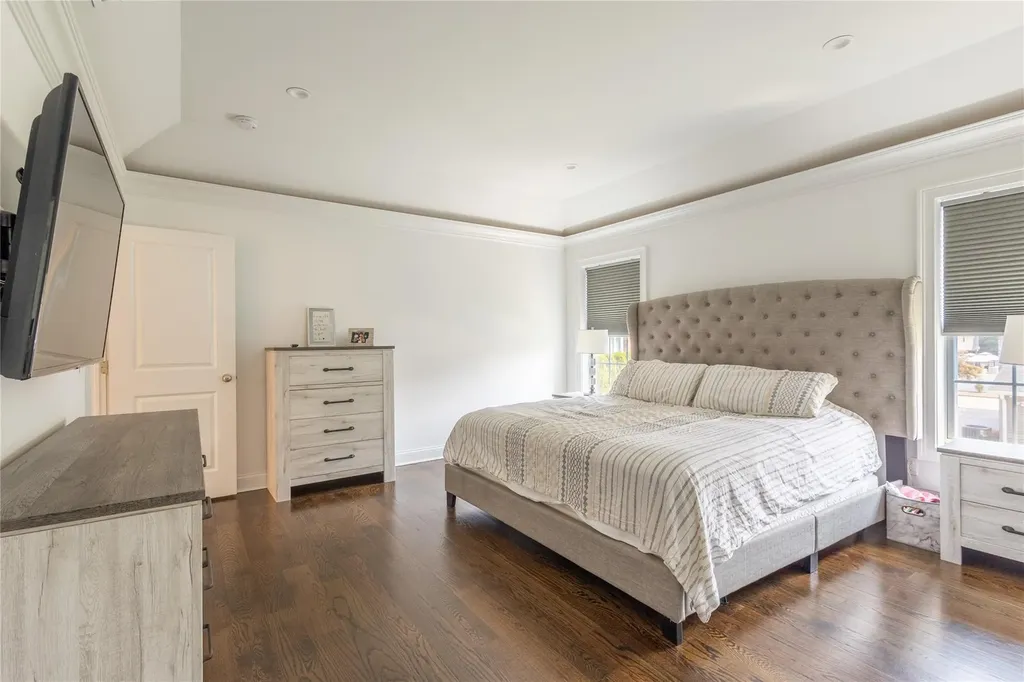9 Arlington Avenue Saint James NY 11780