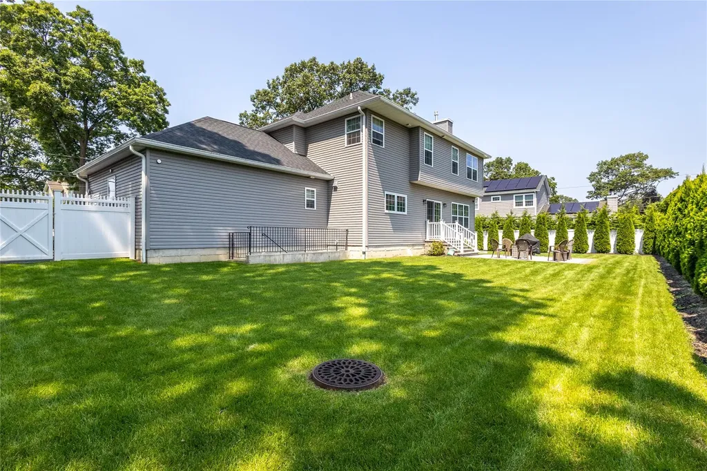 9 Arlington Avenue Saint James NY 11780