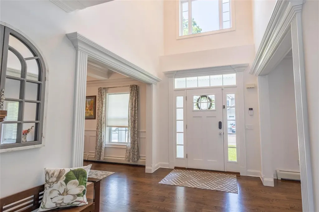 9 Arlington Avenue Saint James NY 11780