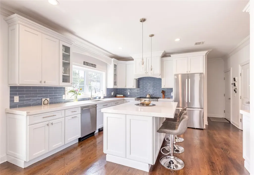 9 Arlington Avenue Saint James NY 11780