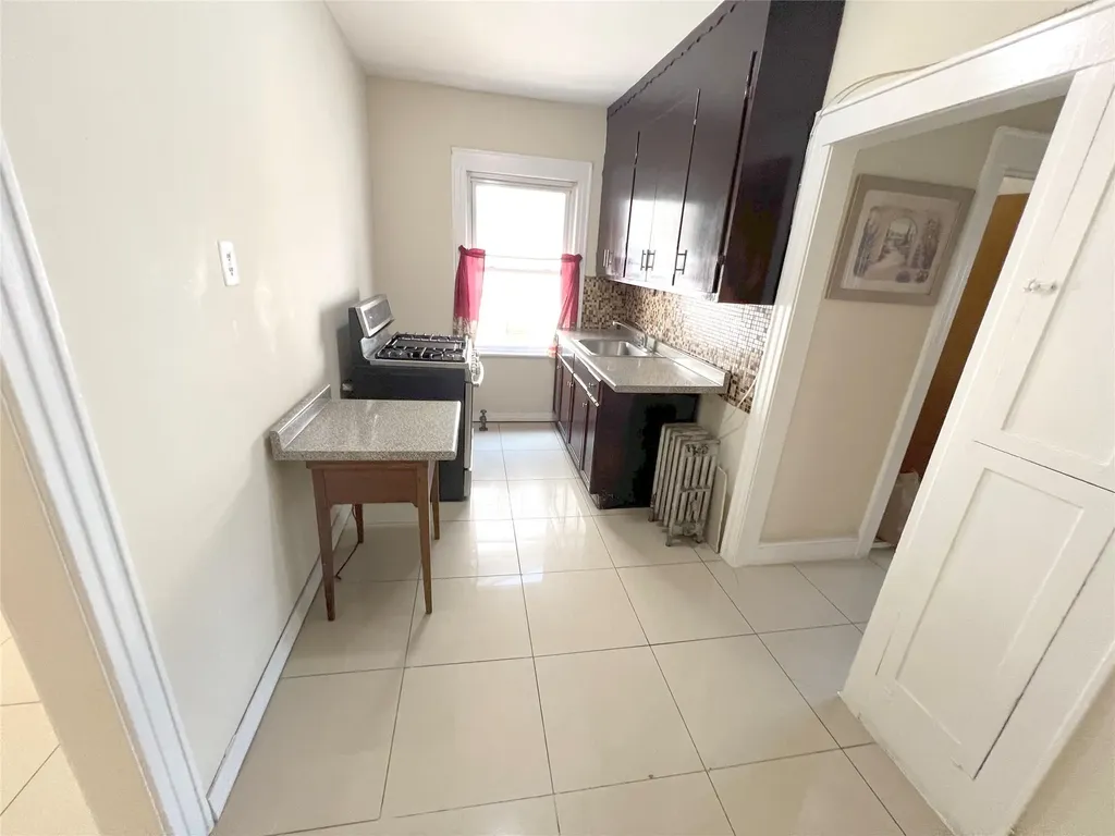 81 Autumn Avenue Brooklyn NY 11208