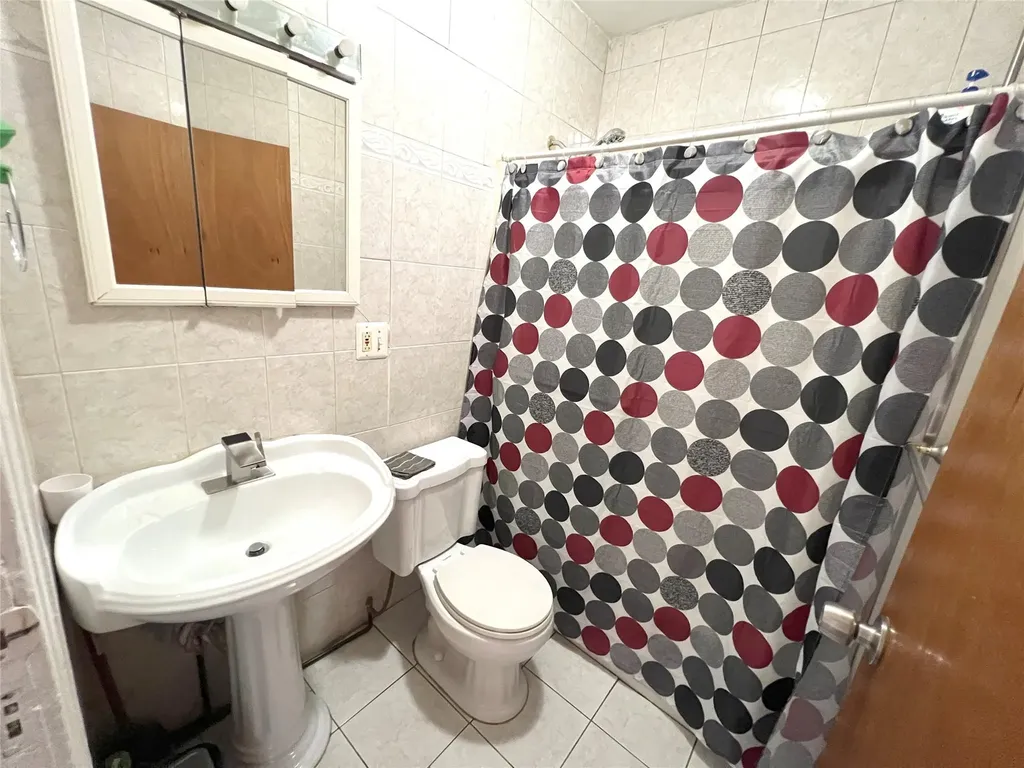 81 Autumn Avenue Brooklyn NY 11208