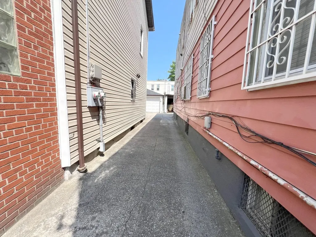 81 Autumn Avenue Brooklyn NY 11208