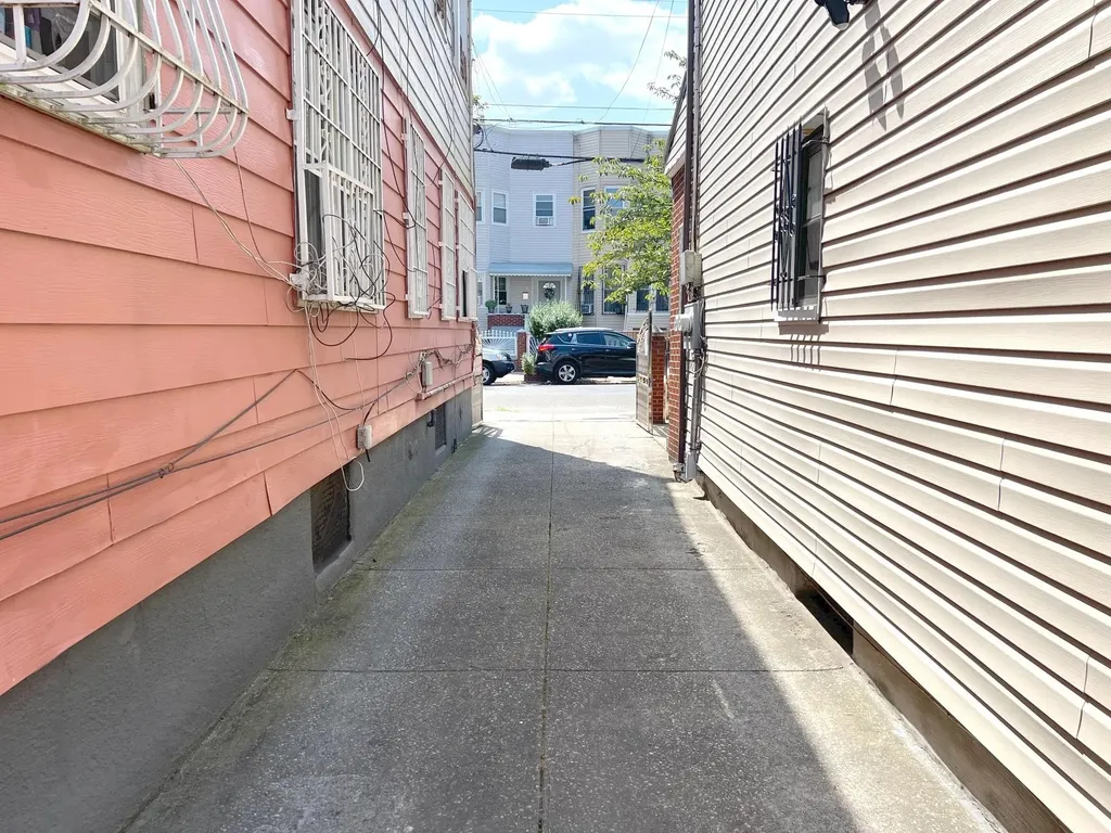 81 Autumn Avenue Brooklyn NY 11208
