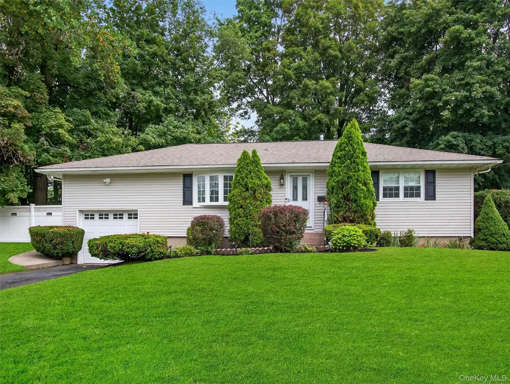5 Tennyson Drive Nanuet NY 10954