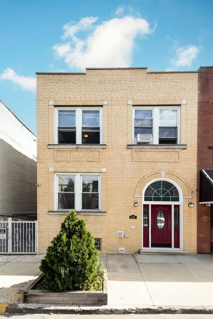 825 E 230th Street Bronx NY 10466