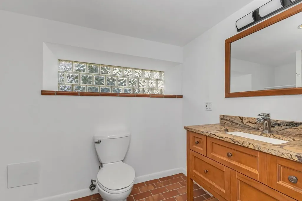 825 E 230th Street Bronx NY 10466