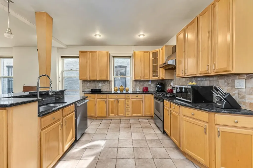 825 E 230th Street Bronx NY 10466