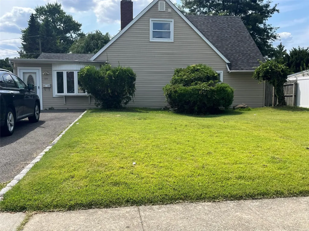 30 Hedge Lane Westbury NY 11590