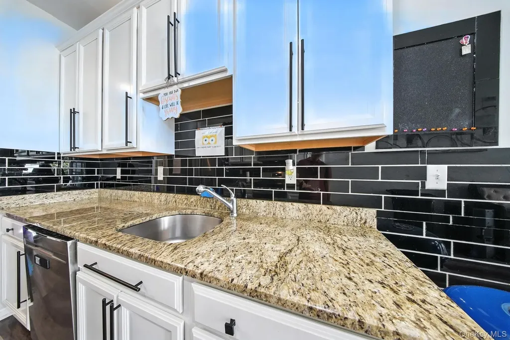 38 Highrose Ridge Way Middletown NY 10940