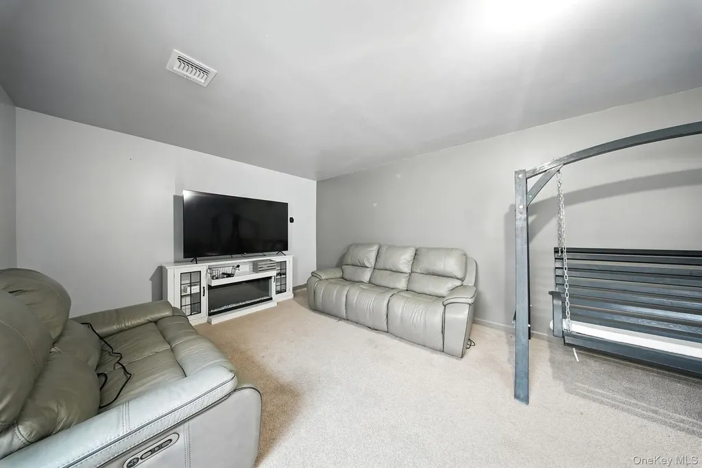 38 Highrose Ridge Way Middletown NY 10940