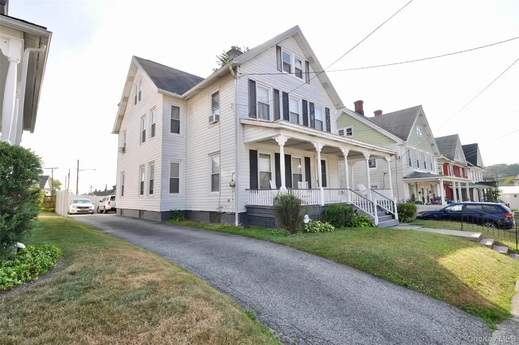 9 Albert Street Middletown NY 10940