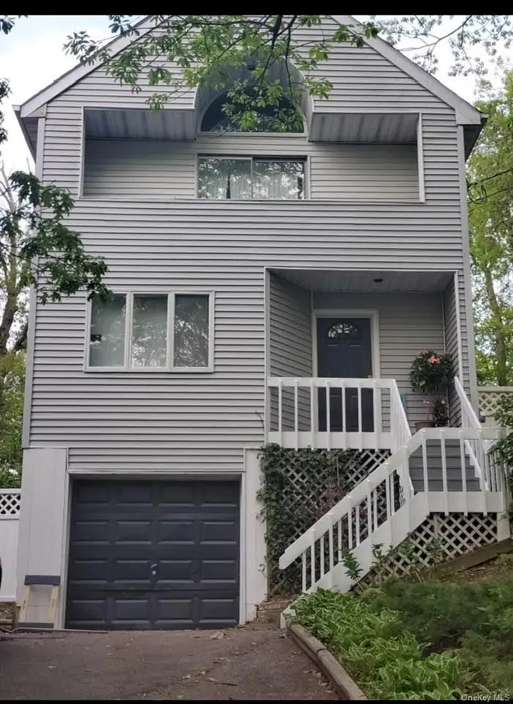 171 Broadway Rocky Point NY 11778