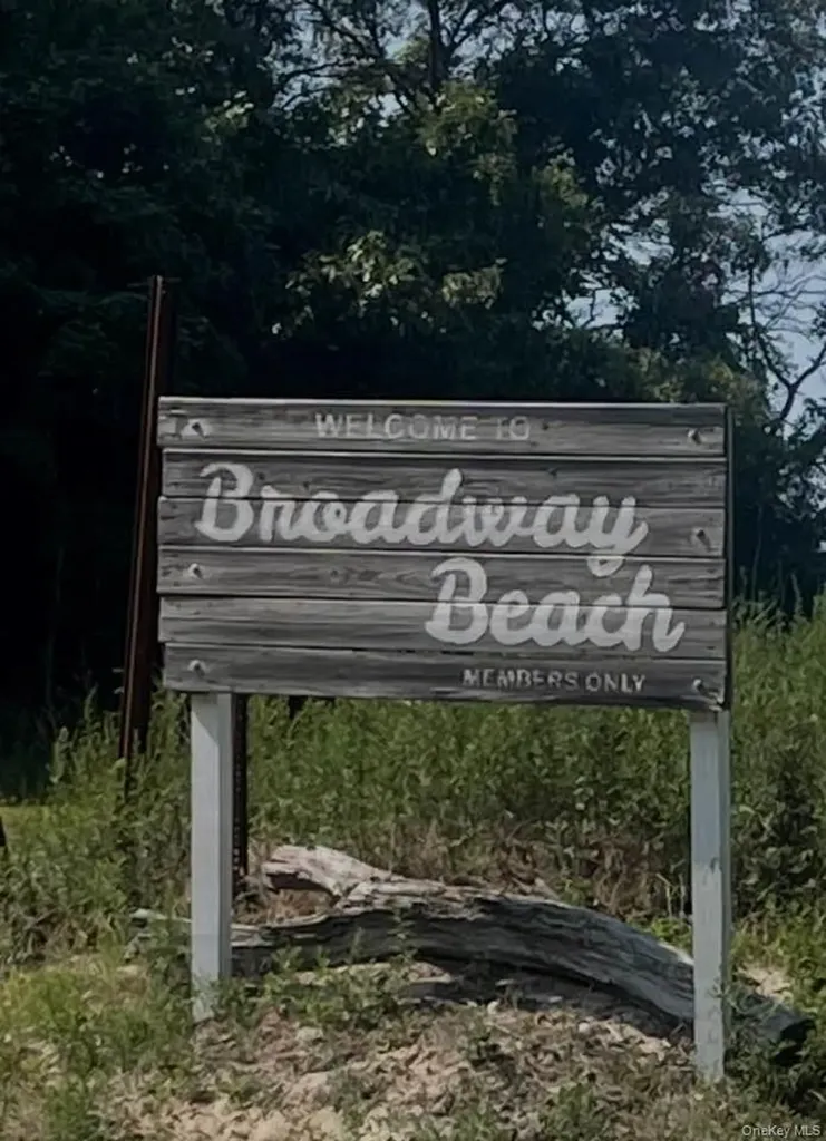 171 Broadway Rocky Point NY 11778