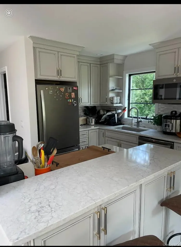 171 Broadway Rocky Point NY 11778