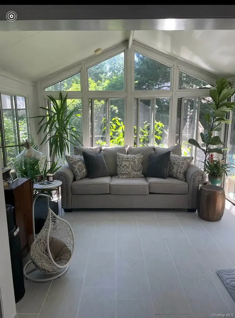 171 Broadway Rocky Point NY 11778