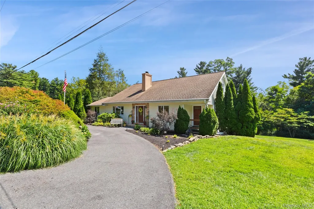 10 Chestnut Drive Mahopac NY 10541