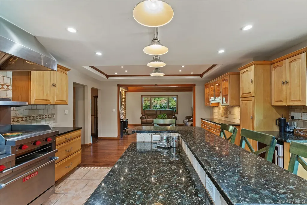 10 Chestnut Drive Mahopac NY 10541
