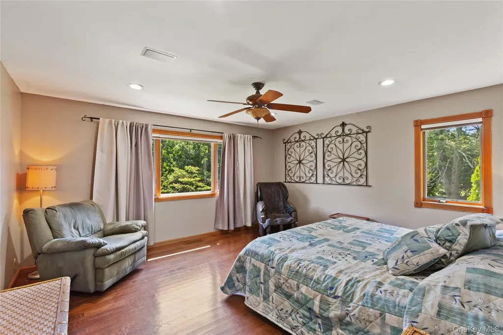 10 Chestnut Drive Mahopac NY 10541
