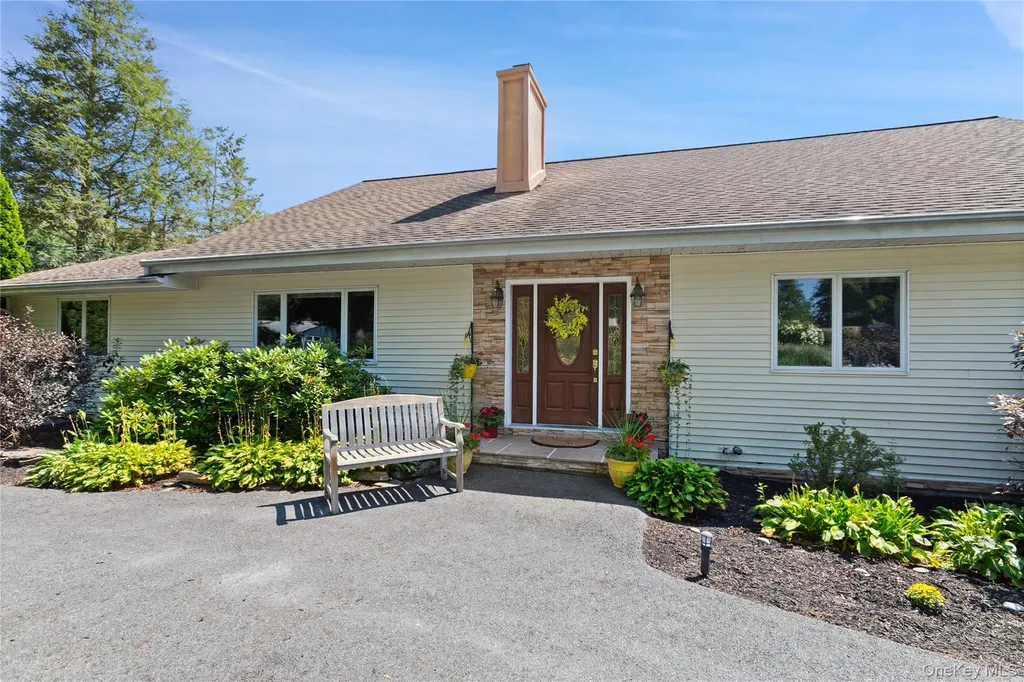 10 Chestnut Drive Mahopac NY 10541