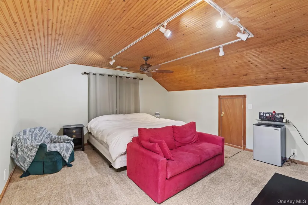 10 Chestnut Drive Mahopac NY 10541