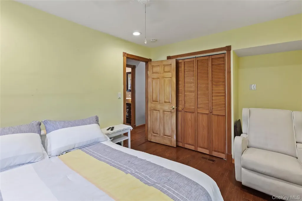 10 Chestnut Drive Mahopac NY 10541