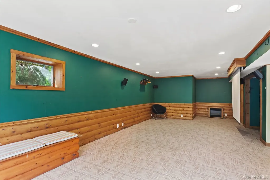 10 Chestnut Drive Mahopac NY 10541