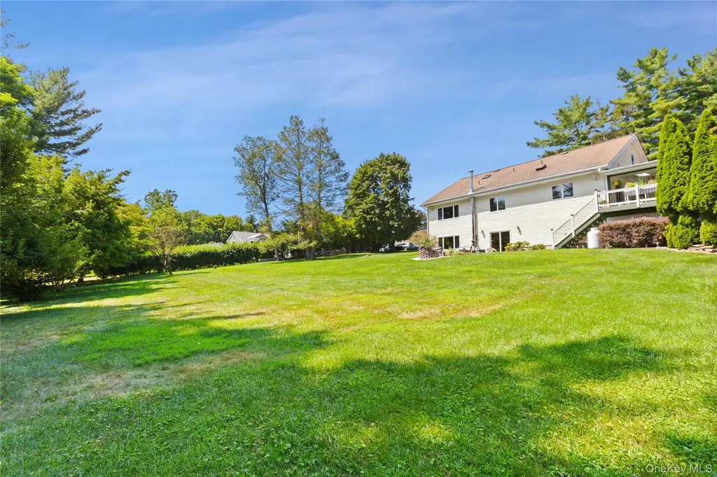 10 Chestnut Drive Mahopac NY 10541