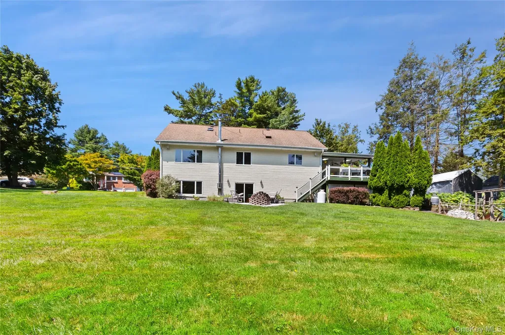 10 Chestnut Drive Mahopac NY 10541