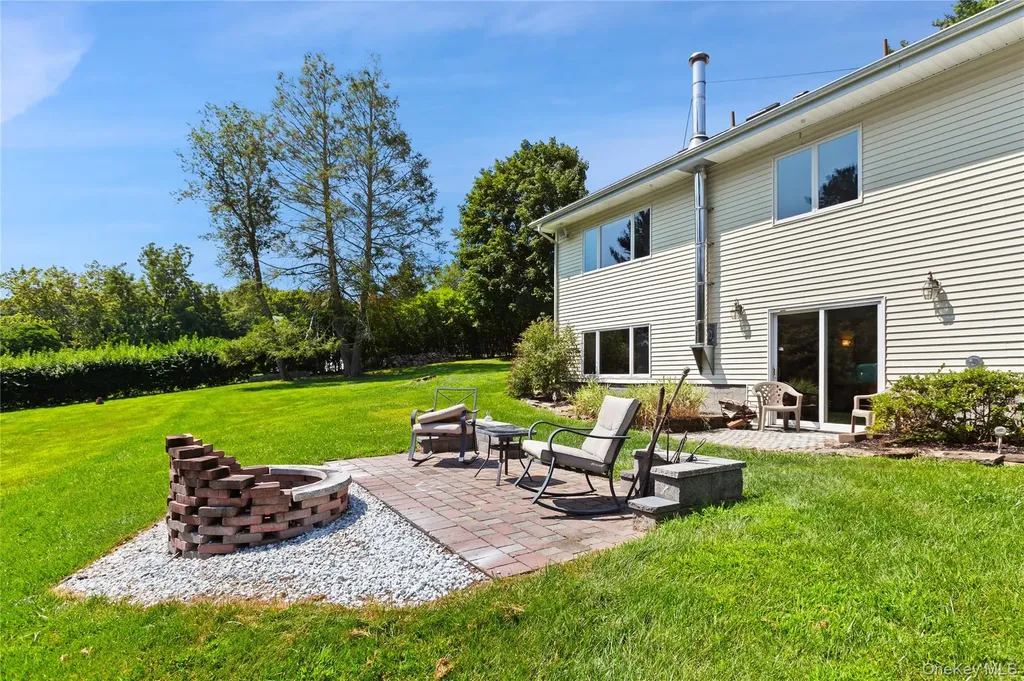 10 Chestnut Drive Mahopac NY 10541