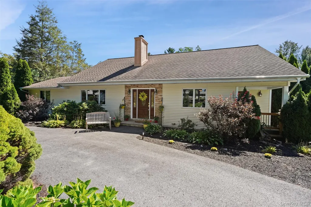 10 Chestnut Drive Mahopac NY 10541