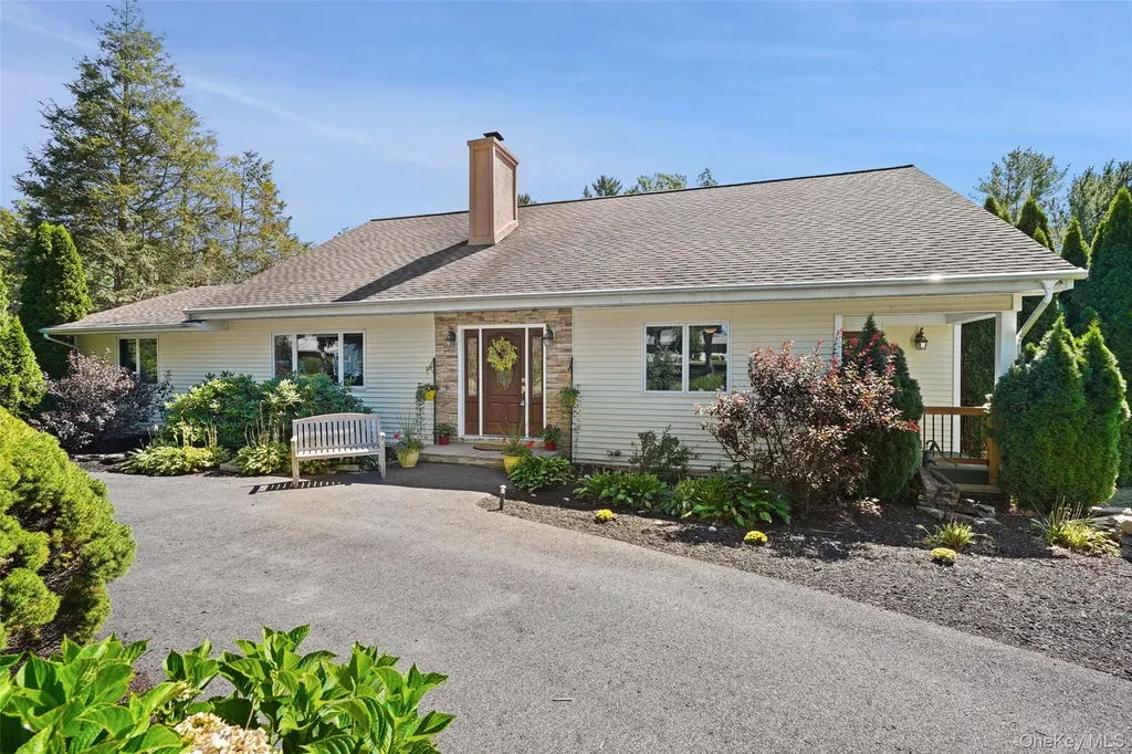 10 Chestnut Drive Mahopac NY 10541
